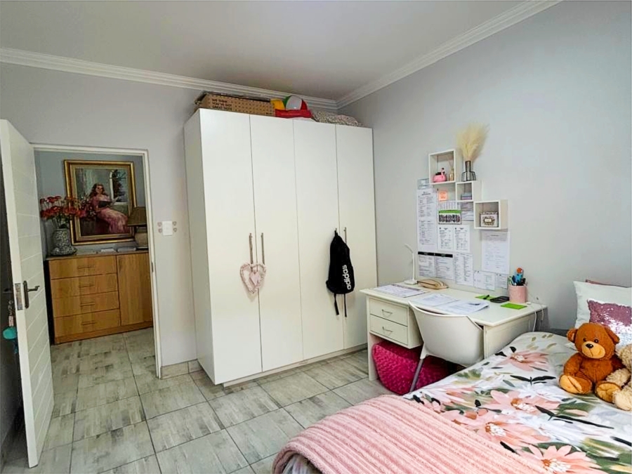 3 Bedroom Property for Sale in Groenvallei Western Cape